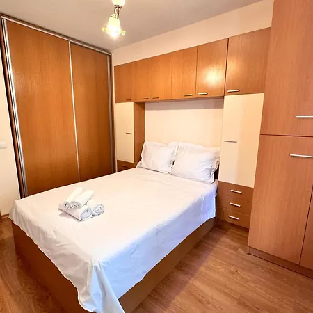 1-bedroom Near Centre * Warna